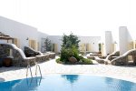 Arhontiko Pension - Mykonos Rooms & Apartments with a swimming pool